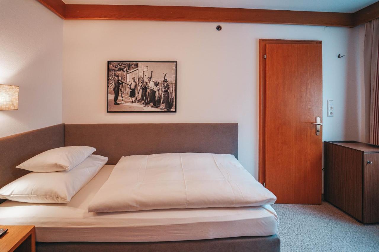 Hotel Garni Almjur Санкт-Антон-ам-Арльберг Экстерьер фото