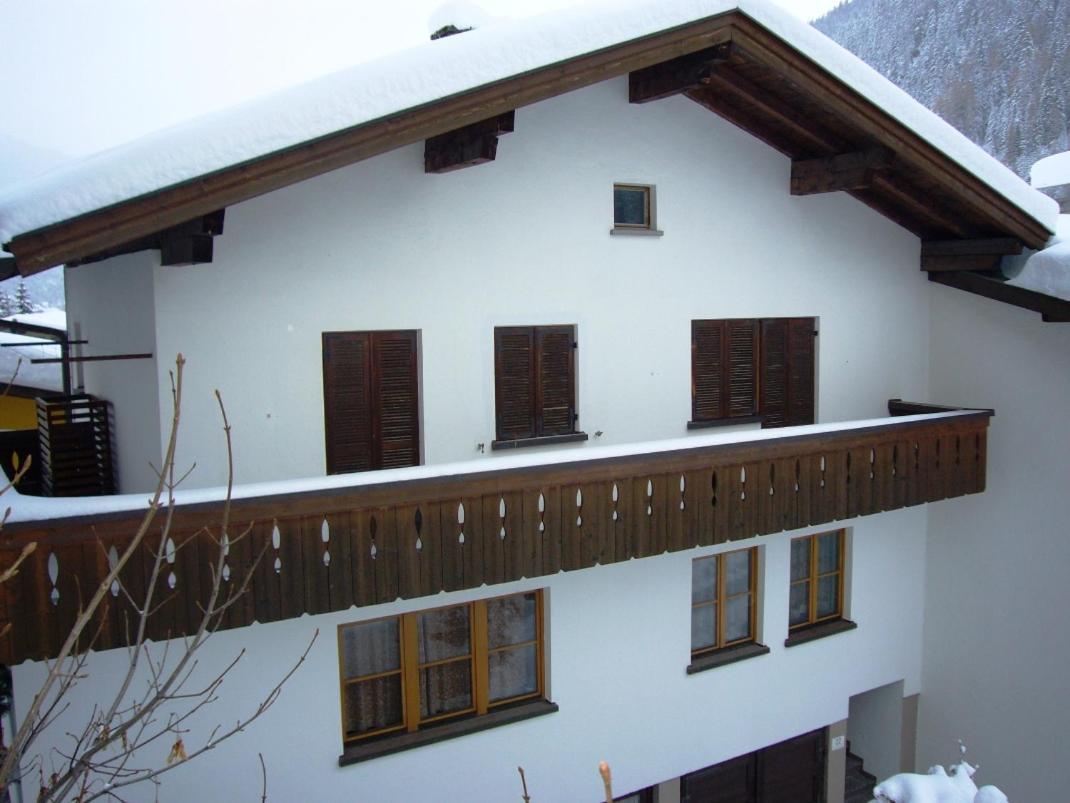 Hotel Garni Almjur Санкт-Антон-ам-Арльберг Экстерьер фото