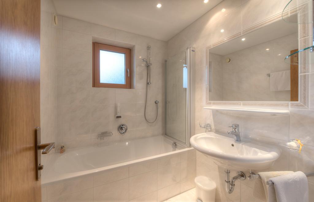 Hotel Garni Almjur Санкт-Антон-ам-Арльберг Экстерьер фото